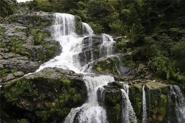 逃离火山口